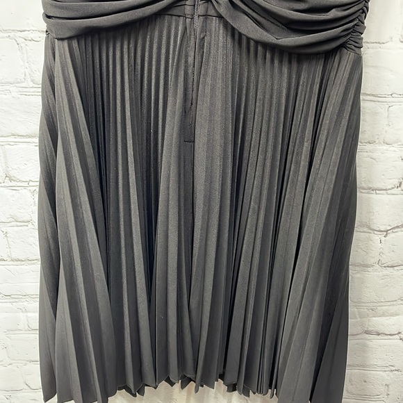 Teeze Me accordion bottom with pleated sleeveless top cocktail size 7 dr… - Picture 8 of 9